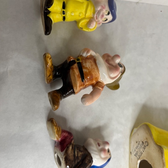 Vintage Walt Disney Snow White and the 6 Dwarfs Figurines • Ceramic • Japan RARE - Picture 9 of 14
